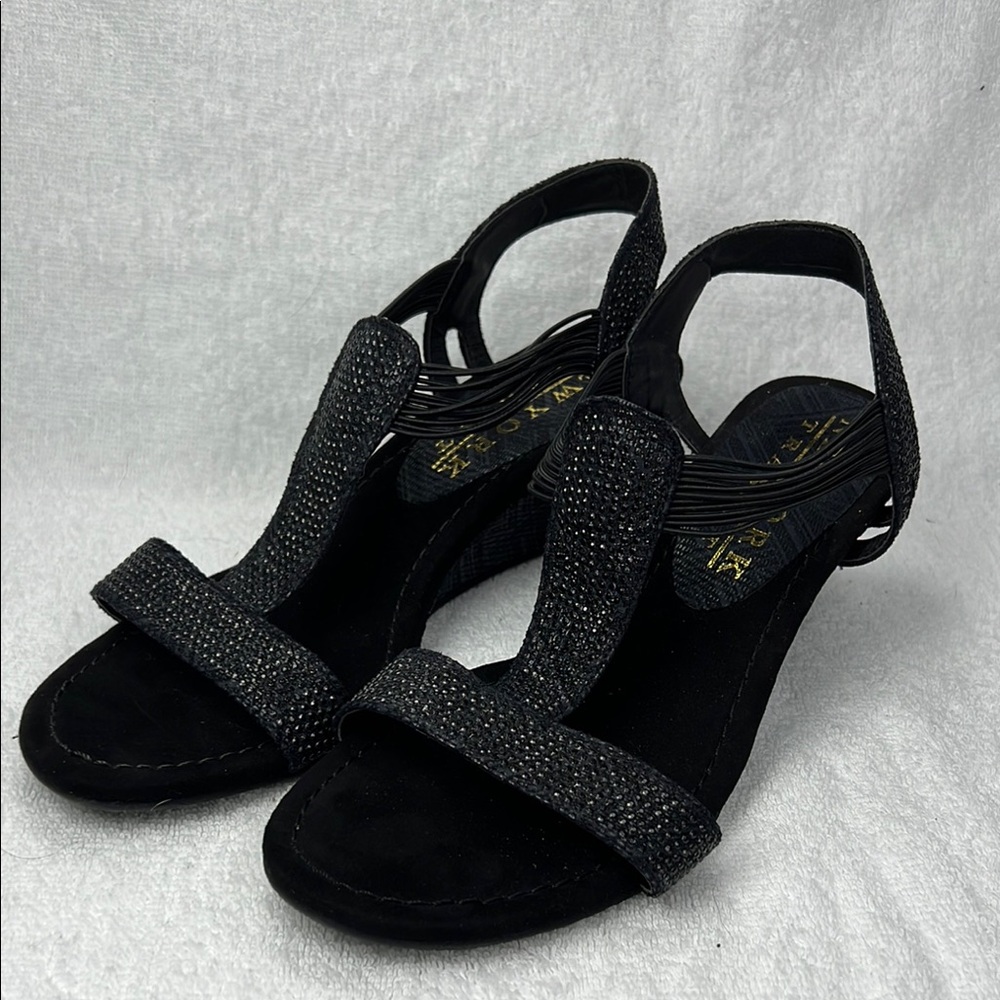 New York Transit, black with with back embellishment, 2 inch heel